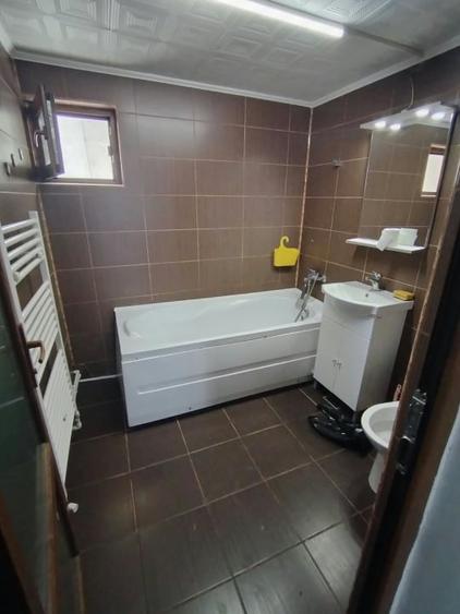 Apartament cu 3 camere decomandat, mobilat în Peco