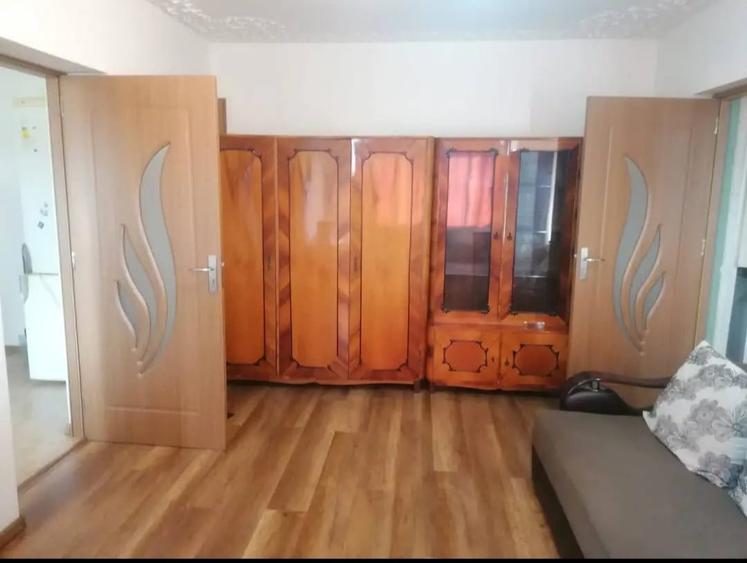 Apartament cu 2 camere semidecomandat, mobilat în Central
