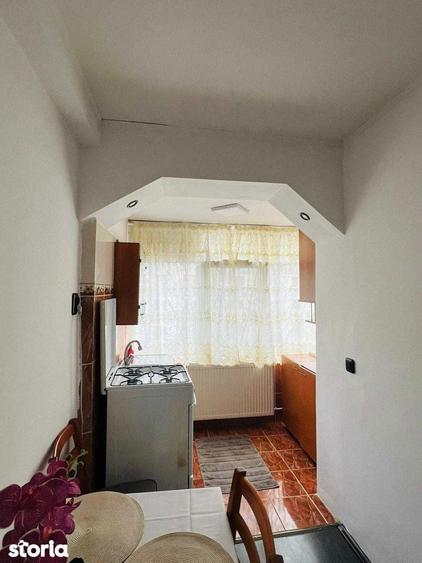 Apartament cu 2 camere semidecomandat în Calea București