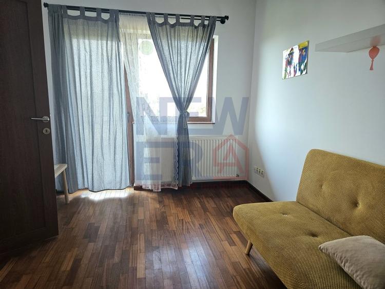 Casă individuală cu 7 camere cu Canalizare în Niculești