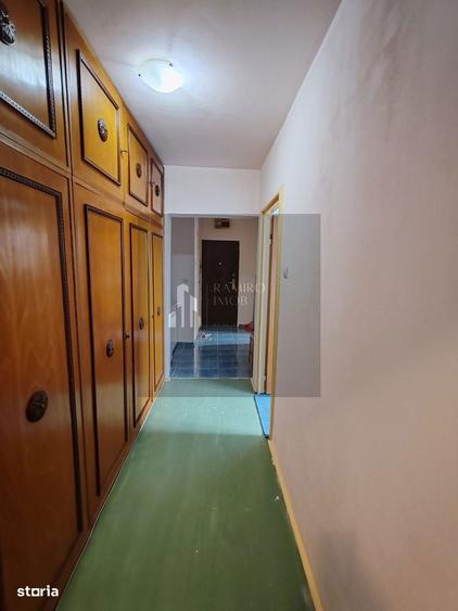 Apartament cu 3 camere decomandat, mobilat în Vitan