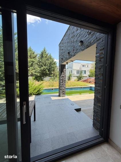 Casă cu 4 camere cu Teren 500 Mp în Băneasa