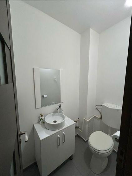 Apartament cu 3 camere decomandat, mobilat în Craiovița Nouă