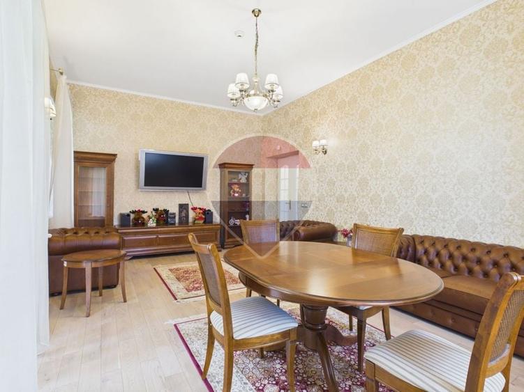 Casă individuală cu 16 camere cu Teren 920 Mp în Cezar Petrescu
