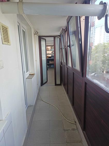 Apartament cu 2 camere semidecomandat în Barbu Văcărescu