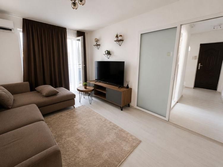 Apartament cu 3 camere decomandat în Griviței