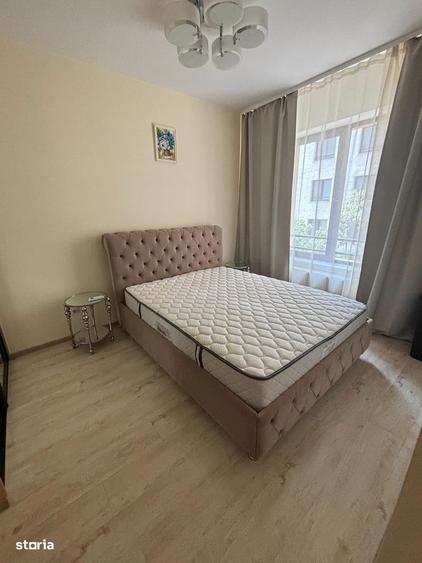 Apartament cu 3 camere semidecomandat în Grozăvești