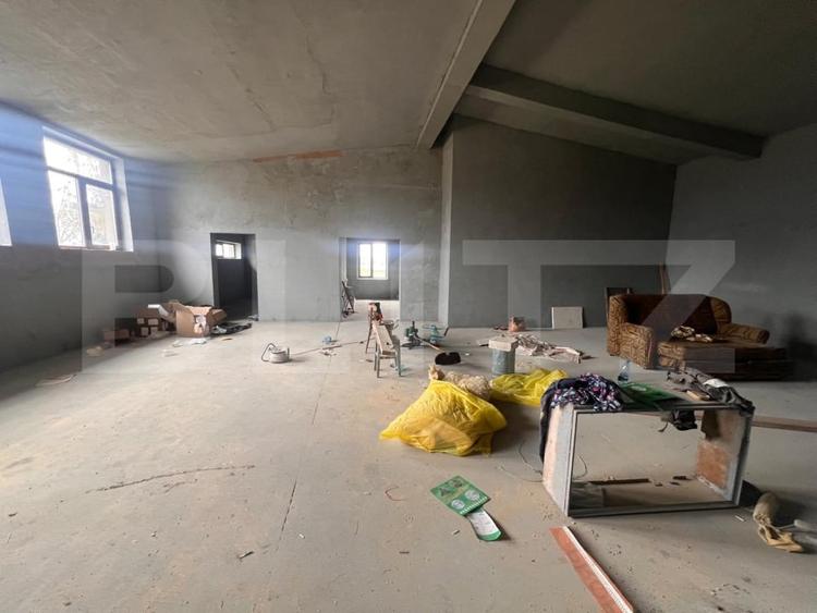Spațiu industrial, de 186 mp, în Coșoveni