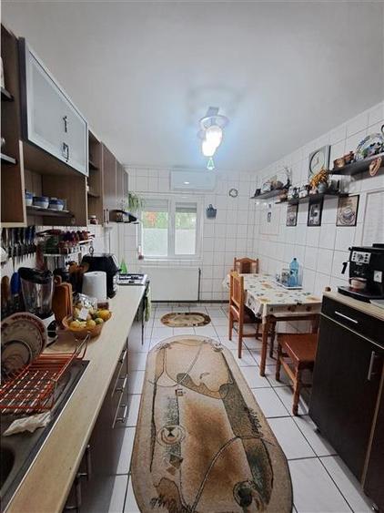 Apartament cu 3 camere decomandat, mobilat în Soarelui