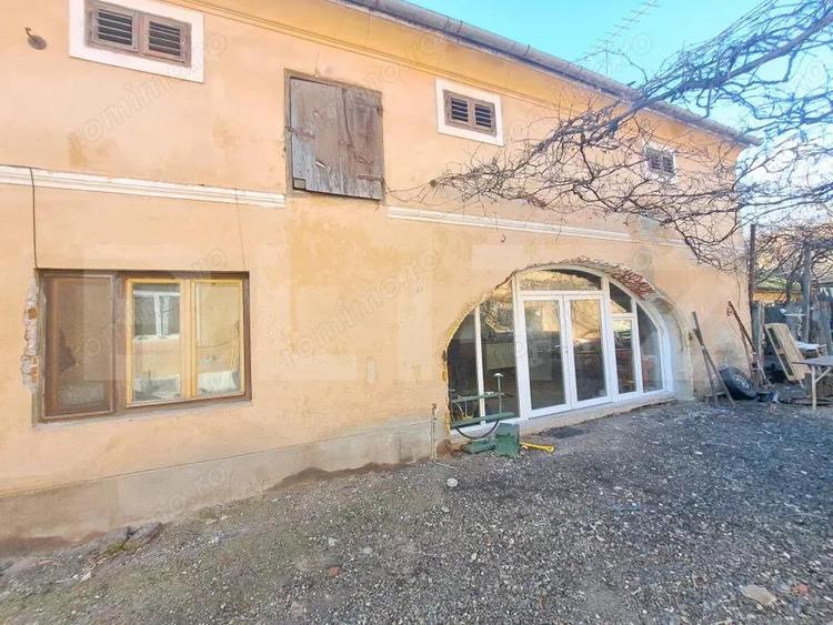 Casă cu Teren 1345 Mp în Central