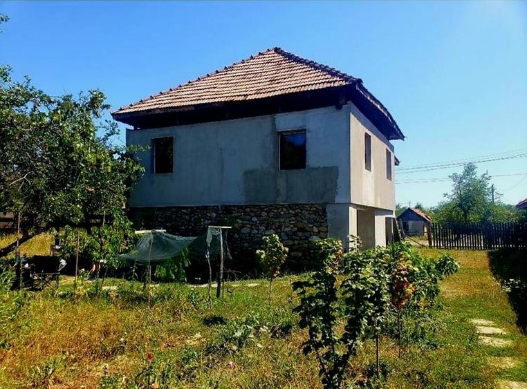 Apartament cu 3 camere decomandat în Bălănești