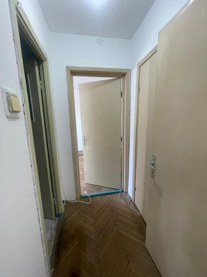 Apartament cu 3 camere semidecomandat în Valea Rosie