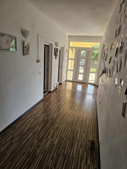 Casă cu 5 camere în Florești