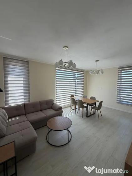 Apartament cu 4 camere decomandat în Exterior Vest
