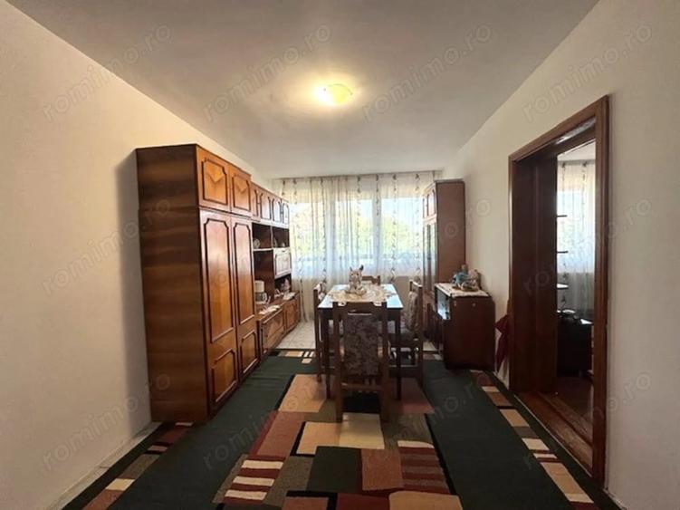 Casă cu 6 camere cu Teren 1250 Mp în Central