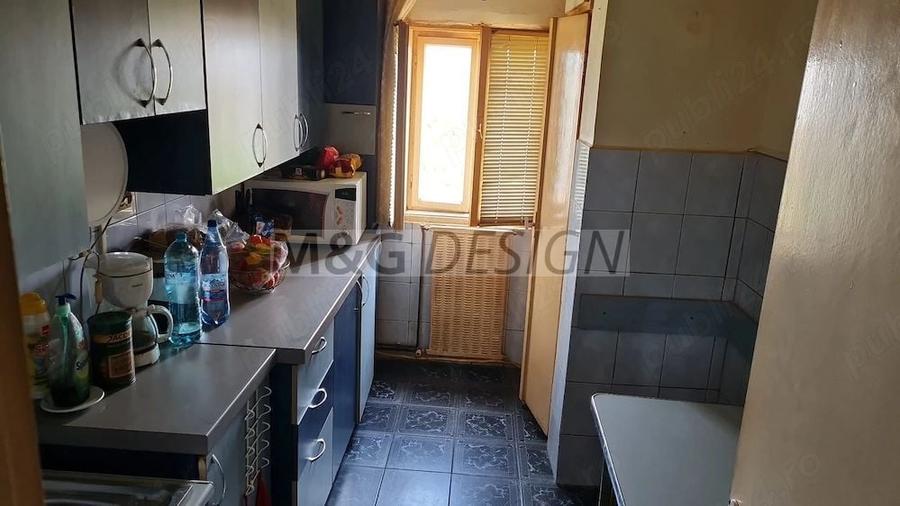 Apartament cu 3 camere decomandat în Lipovei