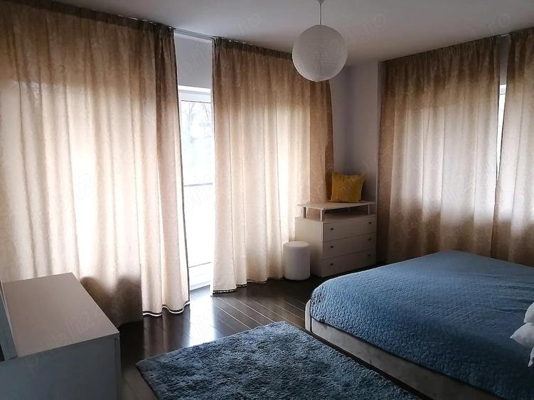 Apartament cu 4 camere decomandat în Plopilor