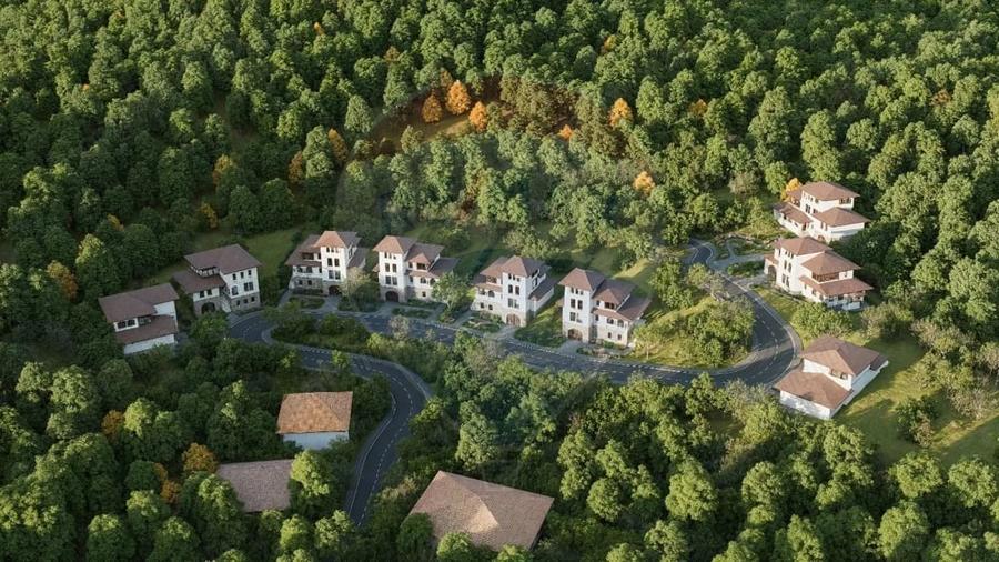 Teren de 15320 mp, în Central
