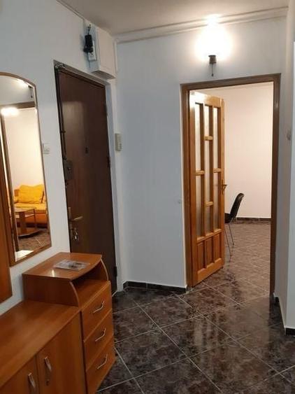 Apartament cu 2 camere decomandat, mobilat în Apărătorii Patriei