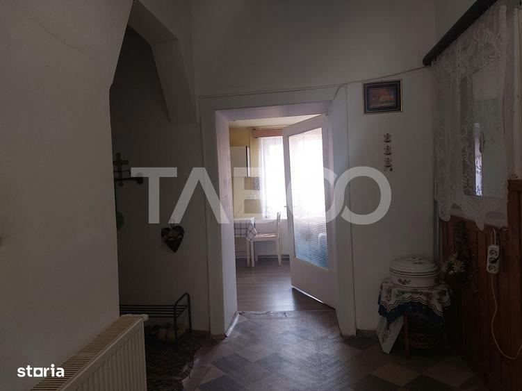 Apartament cu 3 camere semidecomandat în Central