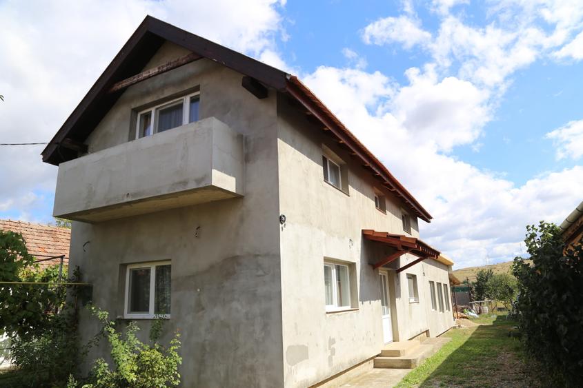 Casă cu 4 camere în Central