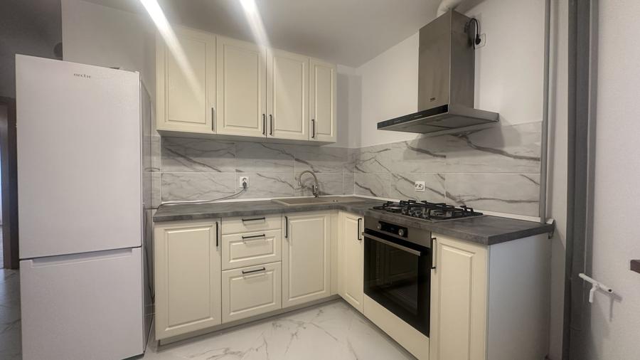 Apartament cu 2 camere decomandat, mobilat în Soarelui