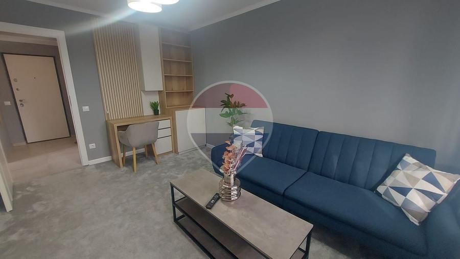 Apartament cu 2 camere semidecomandat, mobilat în Decebal