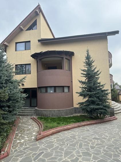 Casă cu 4 camere în Pasărea