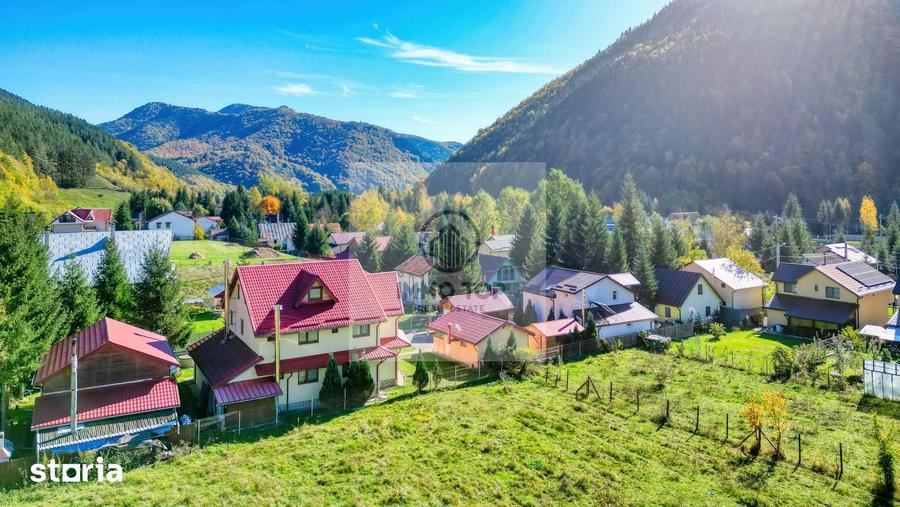 Casă cu 8 camere cu Teren 700 Mp în Vidra