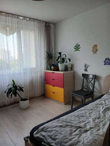 Apartament cu 3 camere decomandat, mobilat în Drumul Taberei