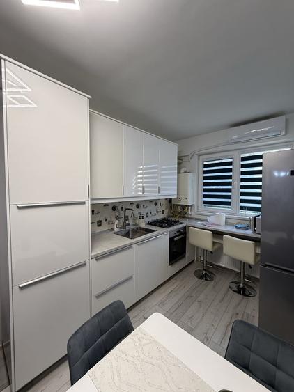 Apartament cu 2 camere, mobilat în 9 Mai