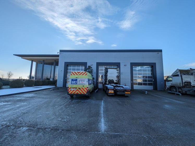Spațiu industrial, de 1,575 mp, în Exterior Nord