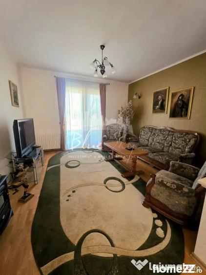 Casă cu 7 camere cu Teren 1642 Mp în Poiana