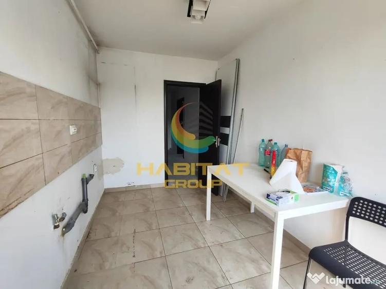 Apartament cu 3 camere decomandat în Exterior Vest