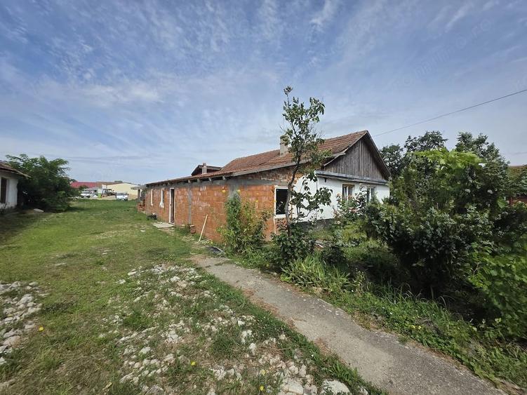 Casă cu 2 camere cu Teren 732 Mp în Tormac