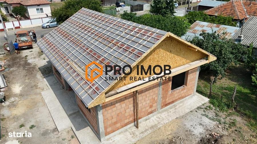 Casă cu 3 camere decomandat în Vadu Pașii