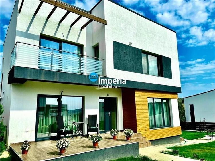 Casă individuală cu 4 camere cu Canalizare în Rediu