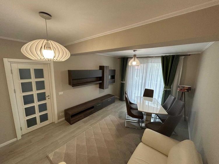Apartament cu 3 camere decomandat în Valea Lupului
