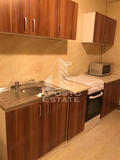 Apartament cu 2 camere semidecomandat în Girocului