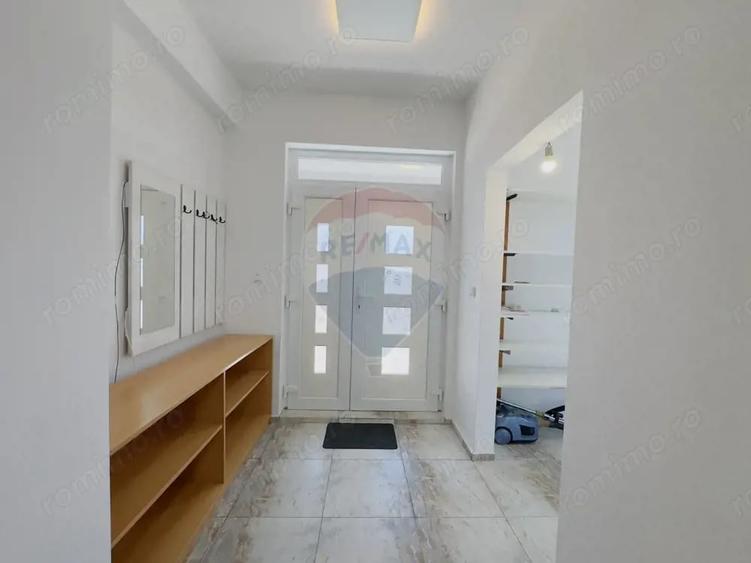 Casa cu 5 camere de vanzare Cartier Orizont 2 Paleu zona Metropolitana - 12