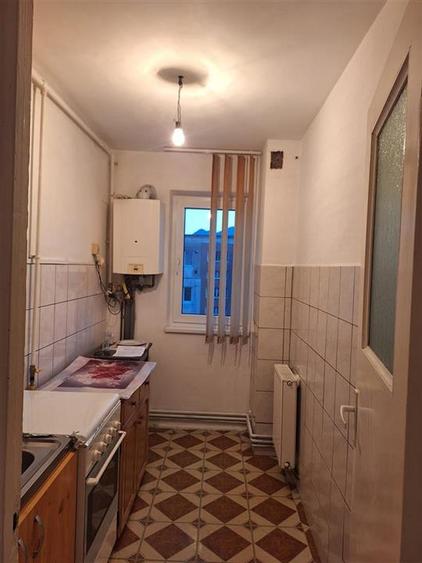 Apartament cu 2 camere semidecomandat în Gemenii
