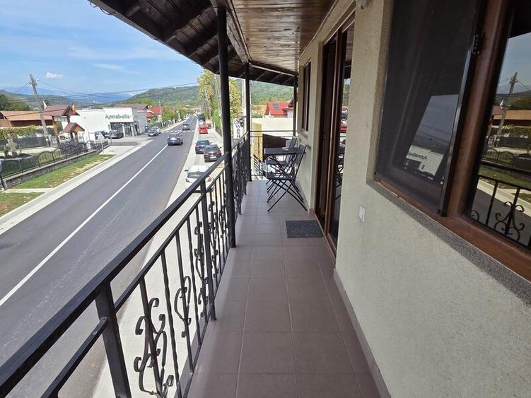 Casă cu 5 camere cu Teren 316 Mp în Fedeleșoiu