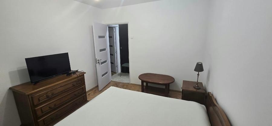 Apartament cu 2 camere decomandat, mobilat în Titan