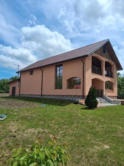 Casă cu Teren 2500 Mp în Chilii