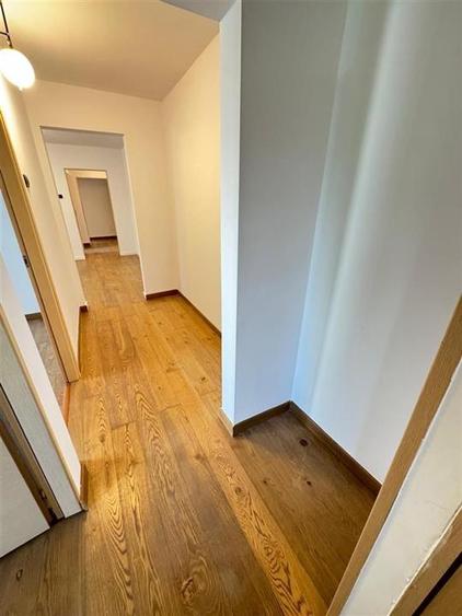 Apartament cu 4 camere semidecomandat în Mircea cel Bătrân