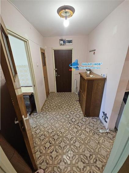 Apartament cu 3 camere decomandat, mobilat în Drumul Taberei