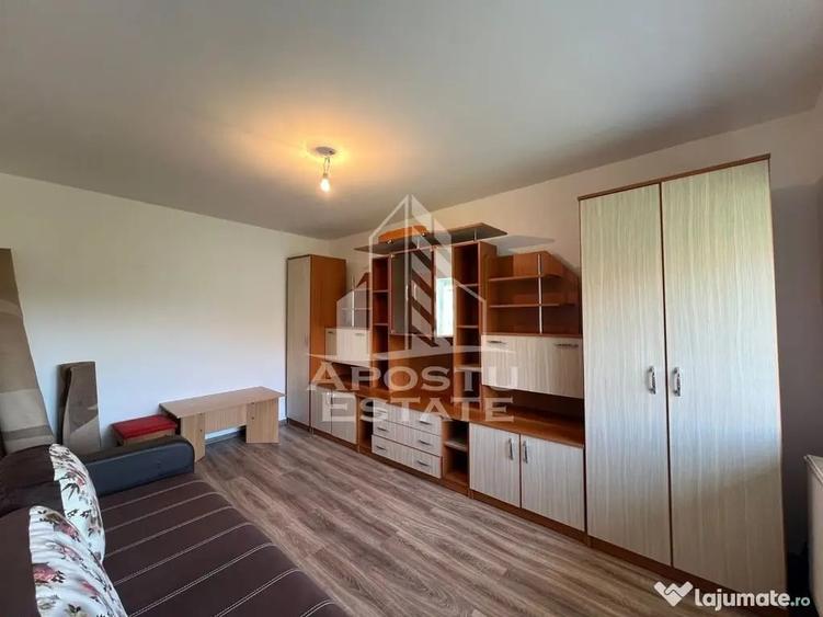 Garsonieră decomandată în Lipovei