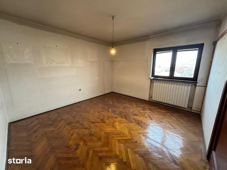 Apartament cu 3 camere în Calea Victoriei