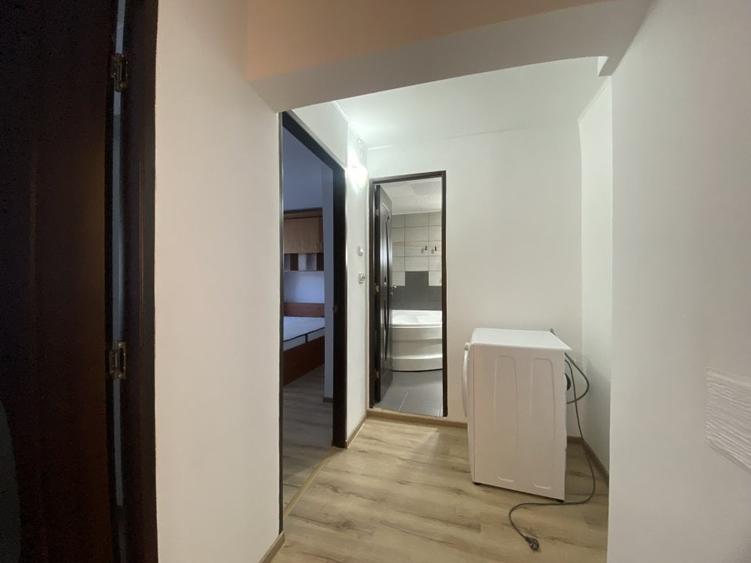 Apartament cu 3 camere decomandat, mobilat în Central