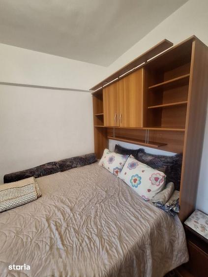 Apartament cu 2 camere semidecomandat în Podu Roș